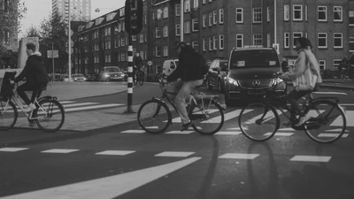 Modeling Human-Like Interaction Between Cyclists and Vehicles featured image